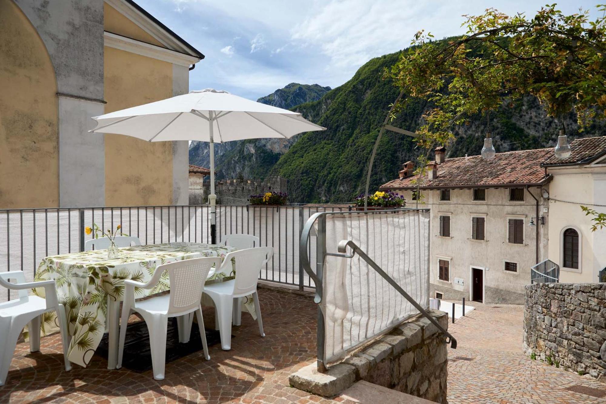 Appartamento Ania Vista Castello Tenno Exterior foto